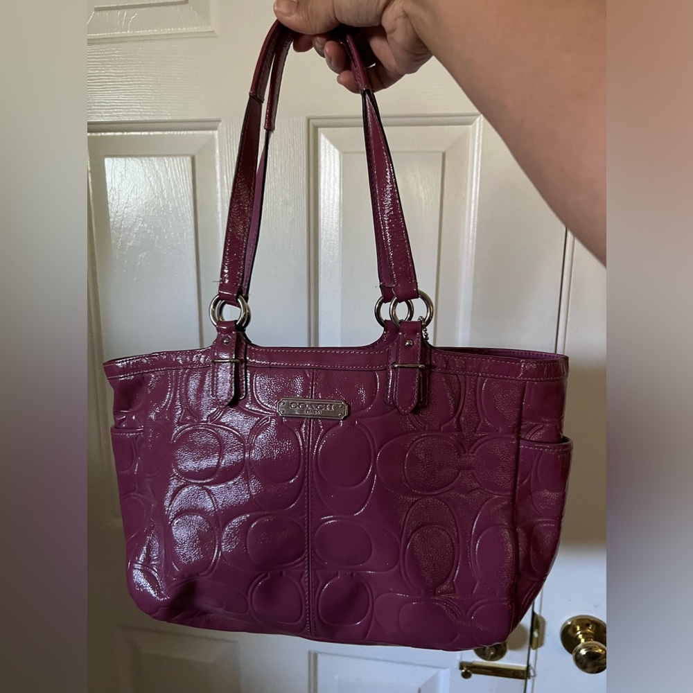Coach patent leather shoulder purse
